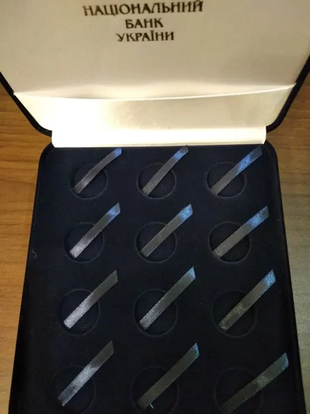 Продам футляр під срібні монети номіналом 2 гривні Дитячі знаки зодіаку 1