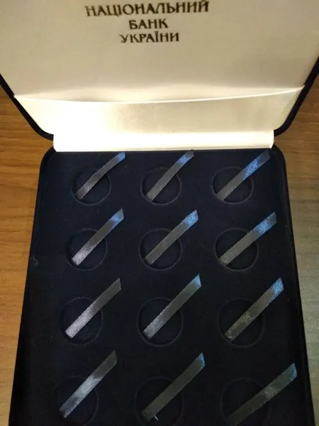 Продам футляр під срібні монети номіналом 2 гривні Дитячі знаки зодіаку 1