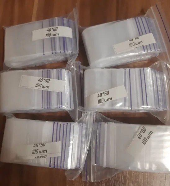 Продам зип-пакеты 40*60 мм ( 100 шт) , подходит под 2 грн памятных монет НБУ. Цена за 1 упаковку (100 шт). 1