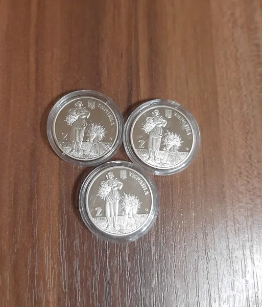 Продам памятную монету Татьяна Яблонская (нейзильбер) , 2017г. 2