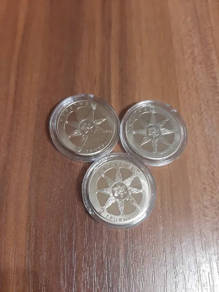 Продам памятную монету Атомная энергетика Украины (нейзильбер), 2004 г. 2