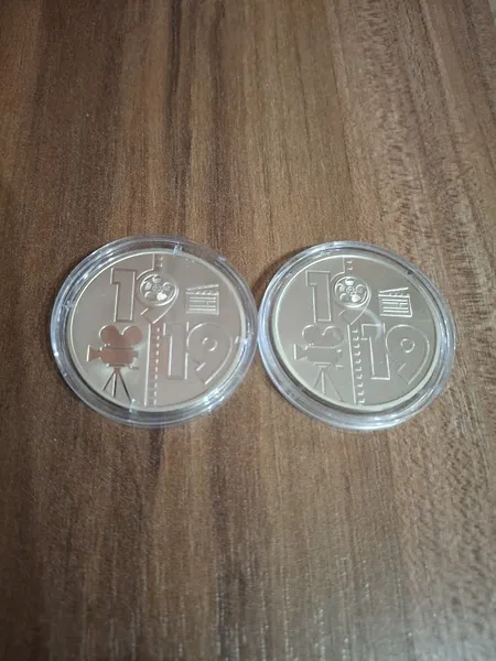 Продам пам'ятну монету 100 років Одеській кіностудії (нейзильбер) , 2019 р. 1
